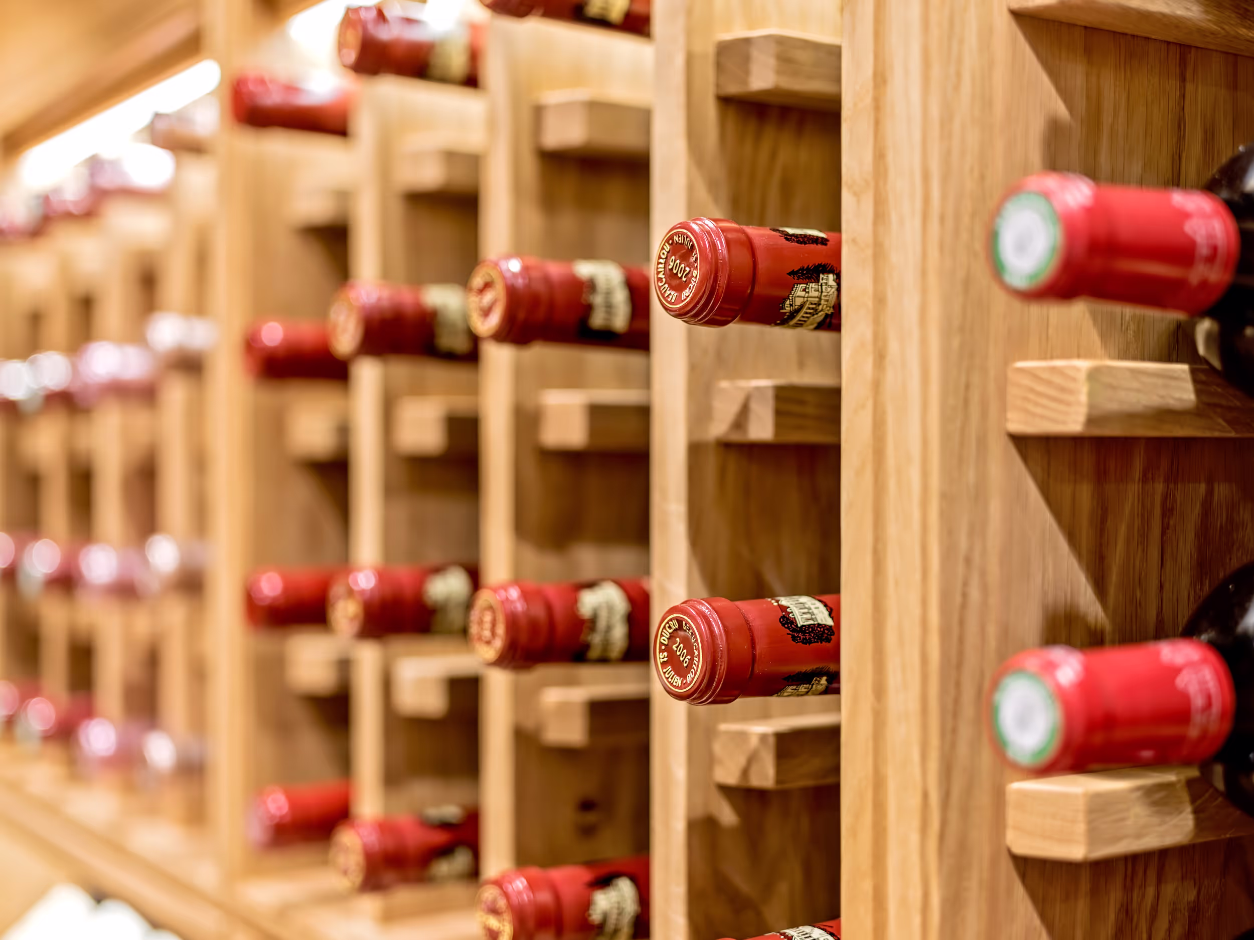 67492a29ecb3275d2be4edf2 67492a1ad21558f07d13930b Classic 20oak 20joinery 20by 20cellar 20maison