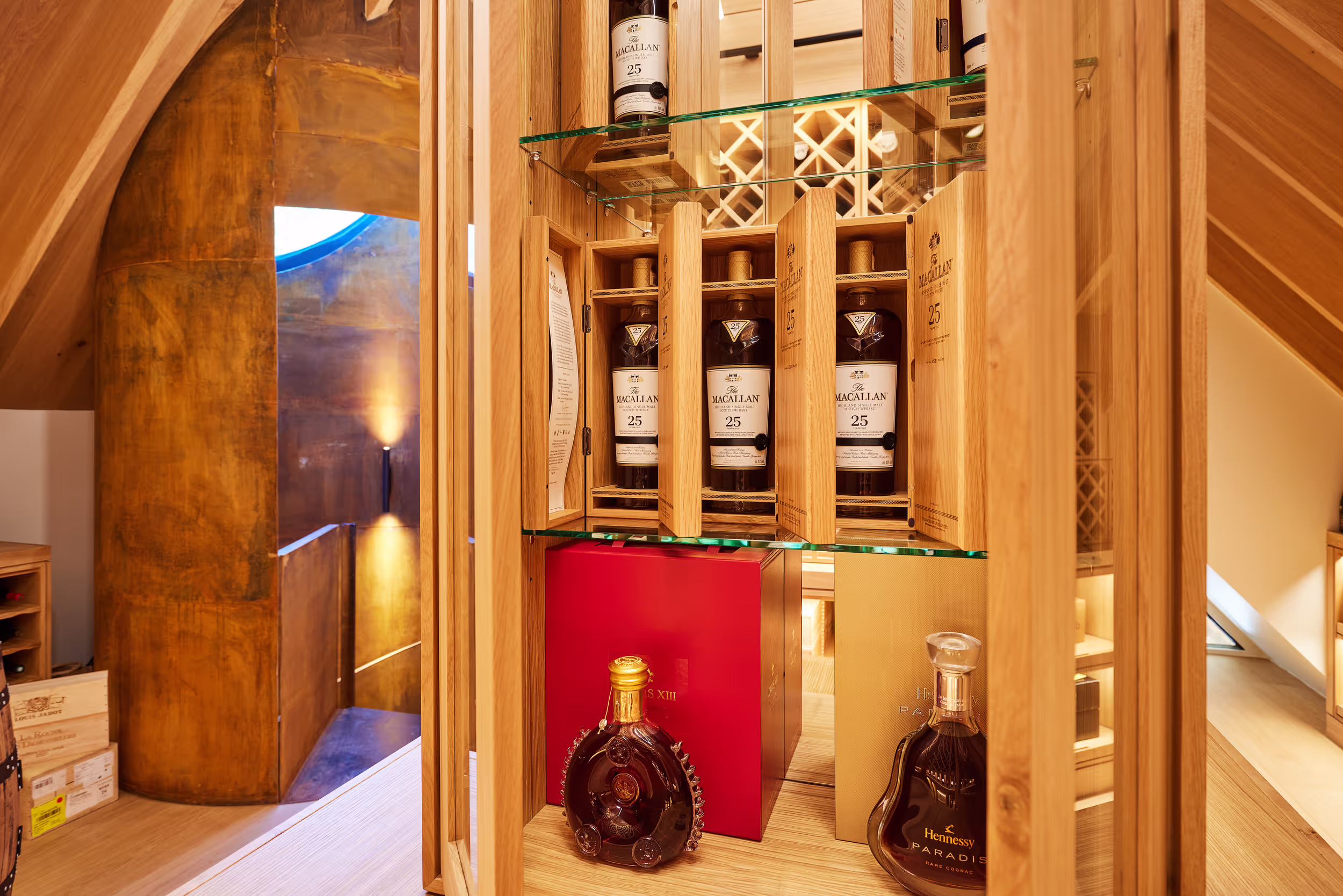 6750ef0ddb63e375a35d9354 6750eedf5c98dccb7999d245 Oak Traditional Wine Cellar Penn Uk 20(4)